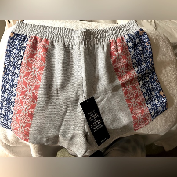 BCBG MaxAzria Ella Printed Boxing Short in Cobalt Blue Multi. Women’s Medium - Picture 6 of 6